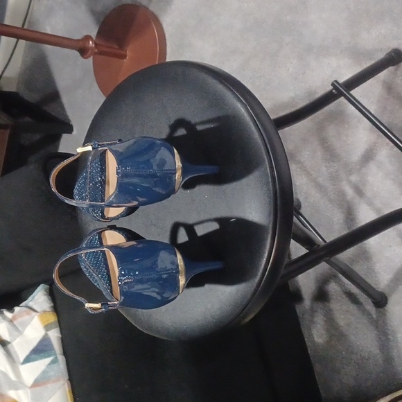 Calvin Klein navy patent sandals - Picture 2 of 3